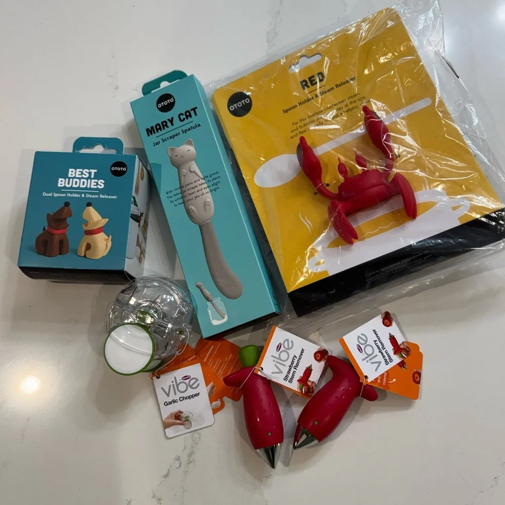 $75+ New Kitchen Gadgets Steam Spoon Holder Garlic Chop Strawberry Pit Spatula